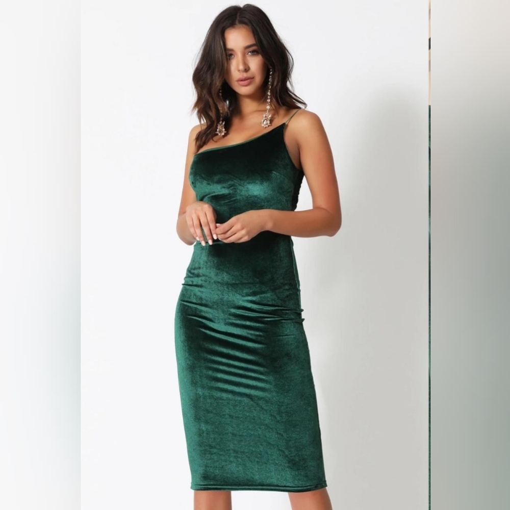 She Is Us Carlita Midi Emerald Green Velvet  One Shoulder Cocktail Dress.M